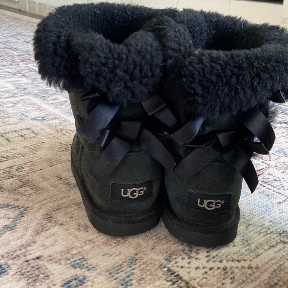 Girls UGG Size 2